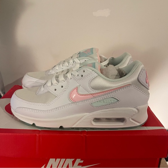 Nike Women’s Air Max 90 White / Arctic Punch - Picture 7 of 11